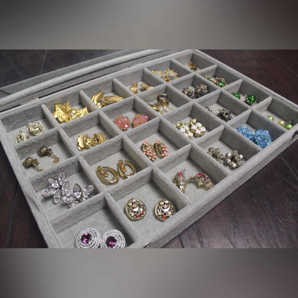 Vintage Jewelry Set - Picture 4 of 11